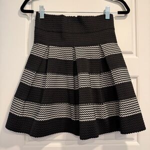 Petit Gateau Pleated Black & White Structured Mini Skirt Womens M Twee Academia